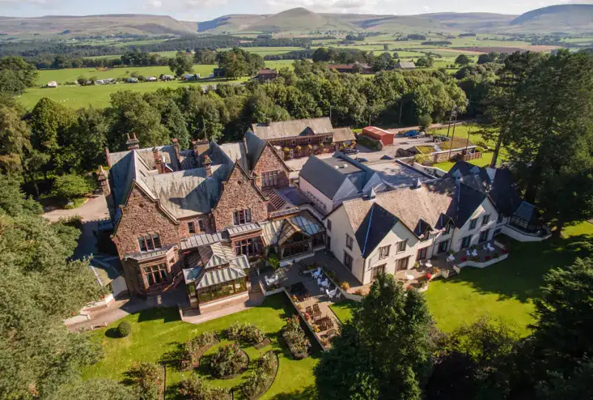 Photo showing Oak Room Restaurant At Appleby Manor