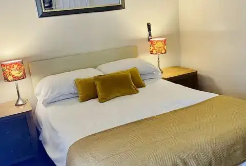 Photo showing The George Hotel