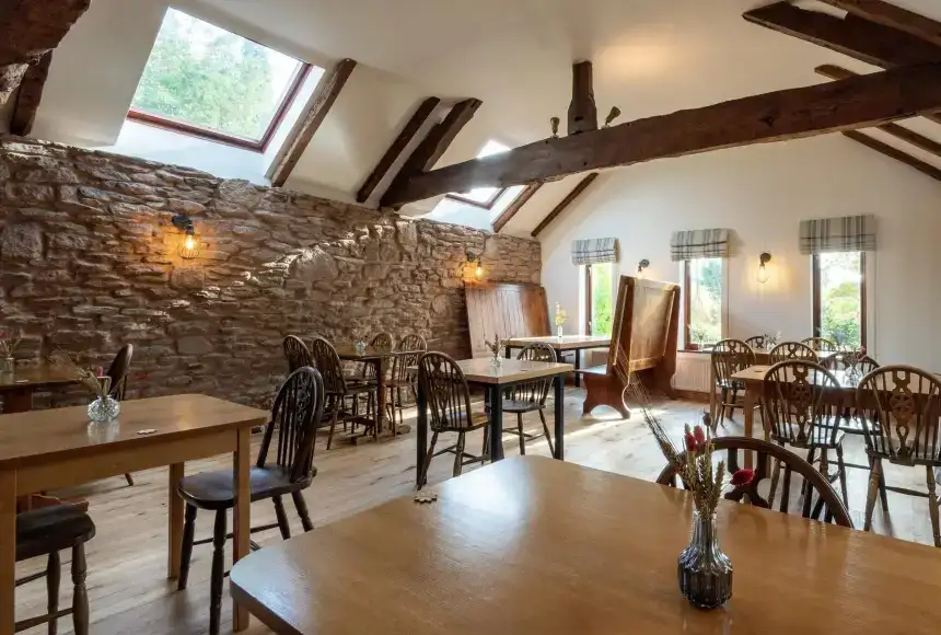 Restaurant At The Three Horseshoes Inn
