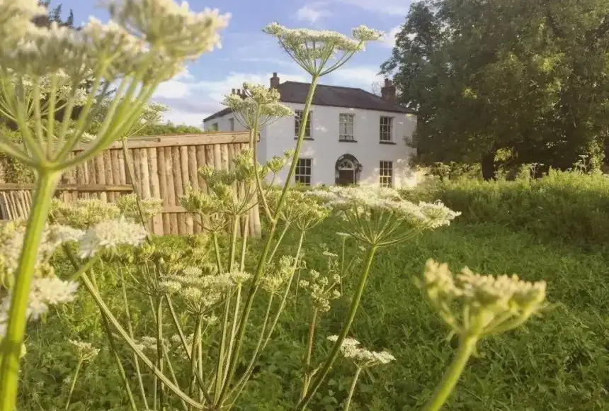 Photo showing Isis Farmhouse