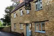 Photo showing Restaurant At The Three Horseshoes Inn